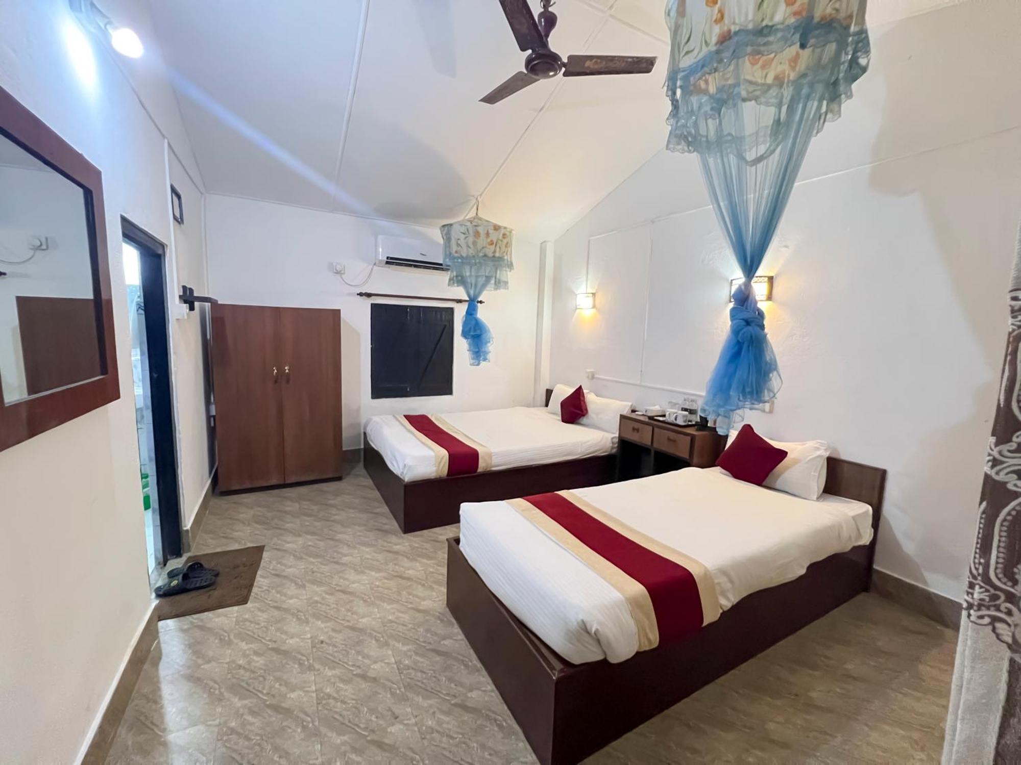 Hotel Ama Garden Sauraha Zewnętrze zdjęcie