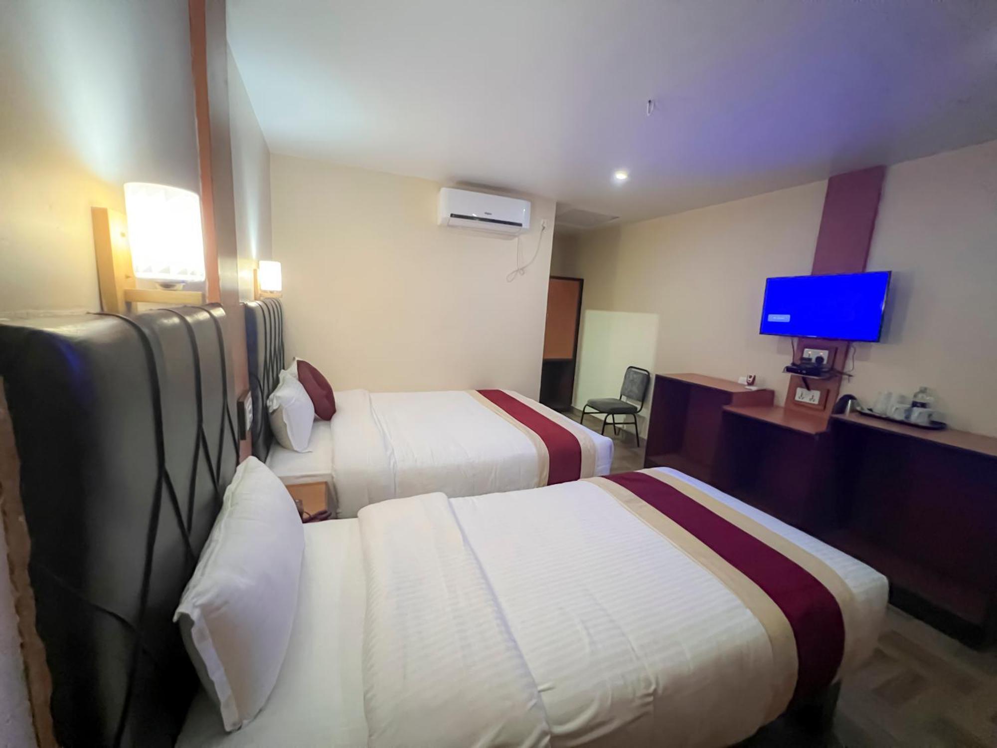 Hotel Ama Garden Sauraha Zewnętrze zdjęcie