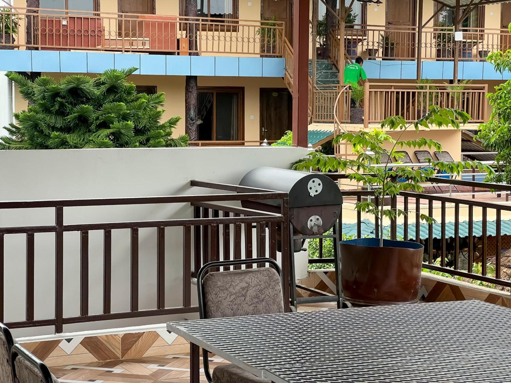 Hotel Ama Garden Sauraha Zewnętrze zdjęcie