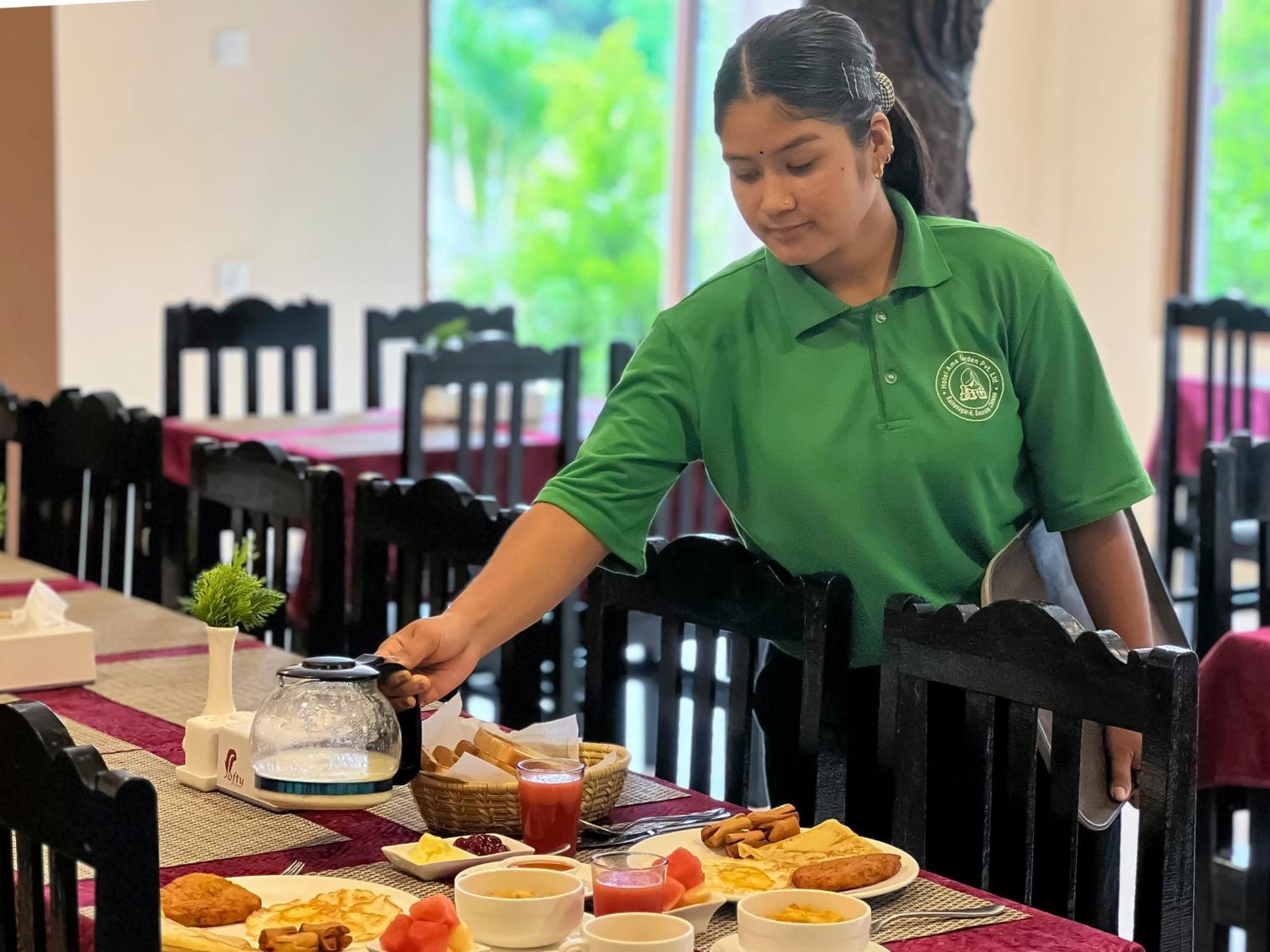 Hotel Ama Garden Sauraha Zewnętrze zdjęcie