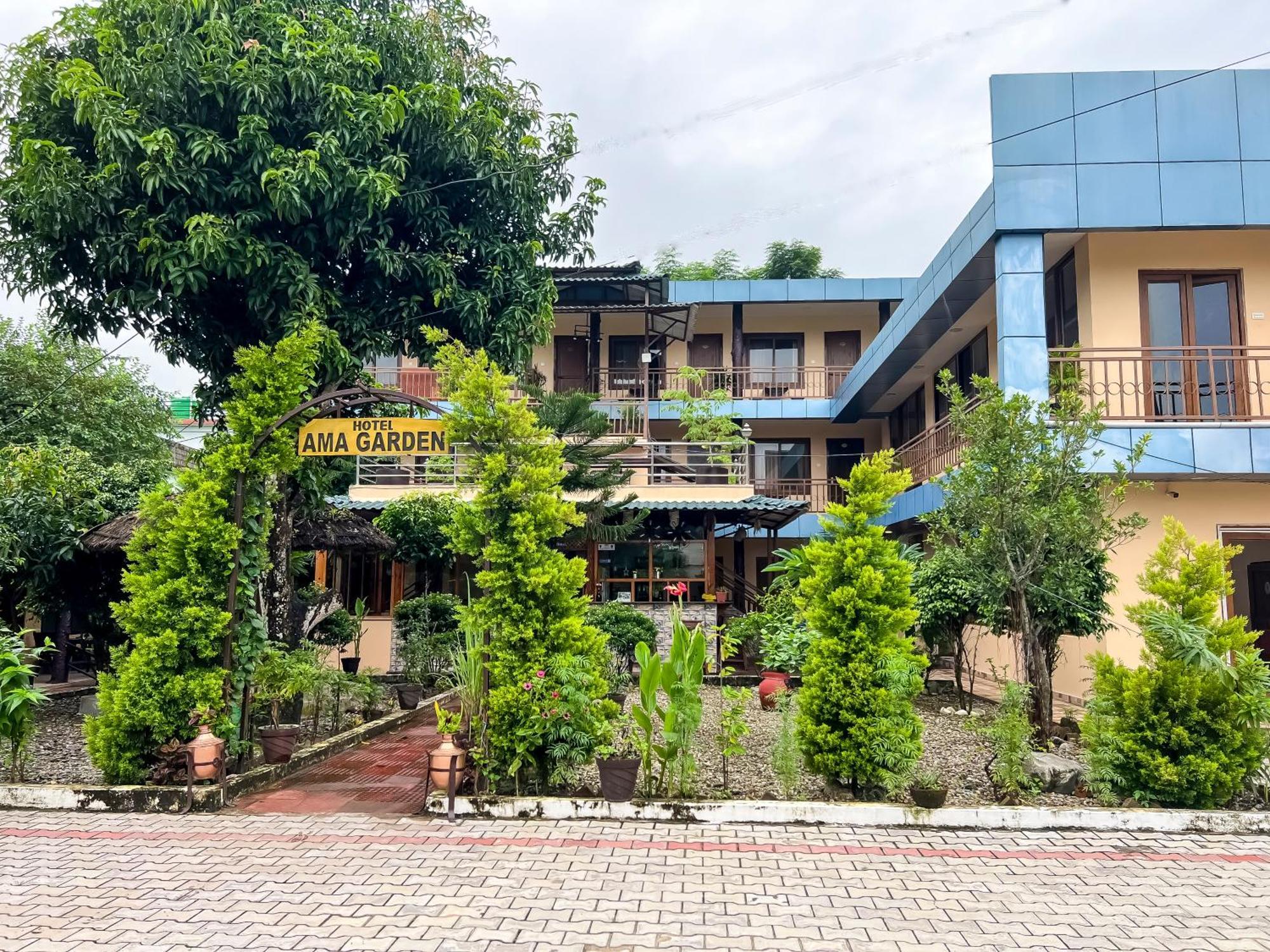 Hotel Ama Garden Sauraha Zewnętrze zdjęcie