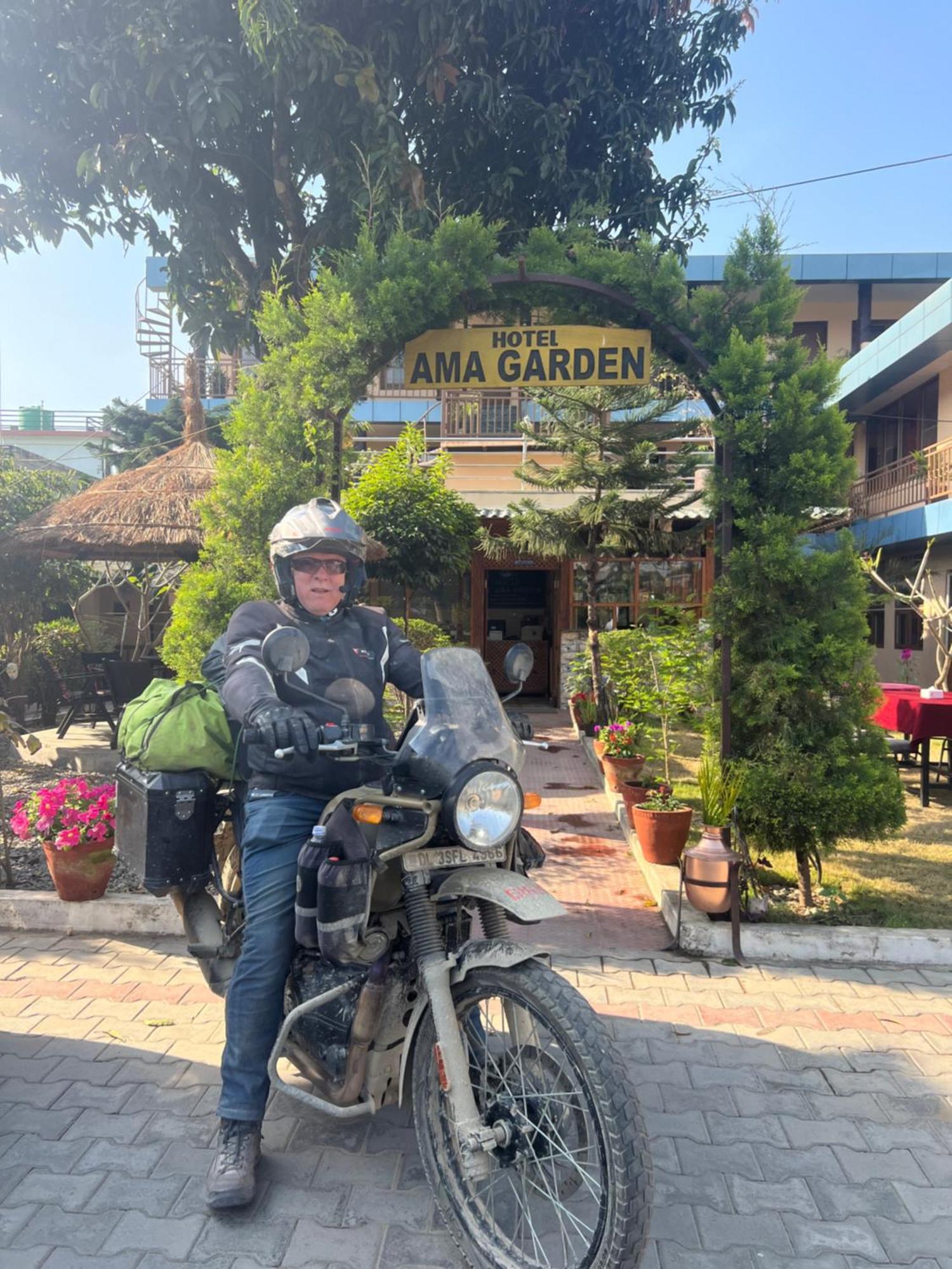 Hotel Ama Garden Sauraha Zewnętrze zdjęcie