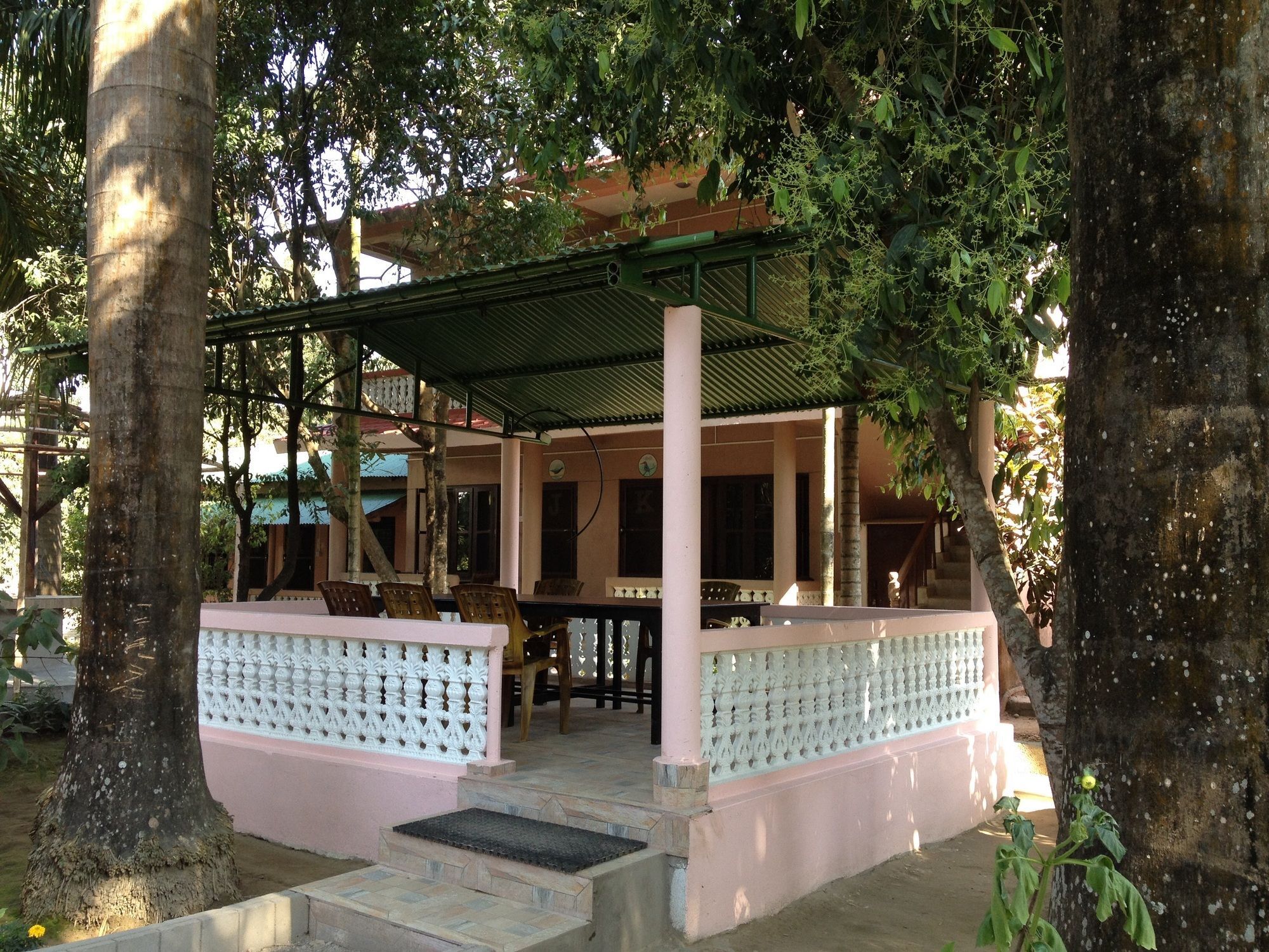 Hotel Ama Garden Sauraha Zewnętrze zdjęcie