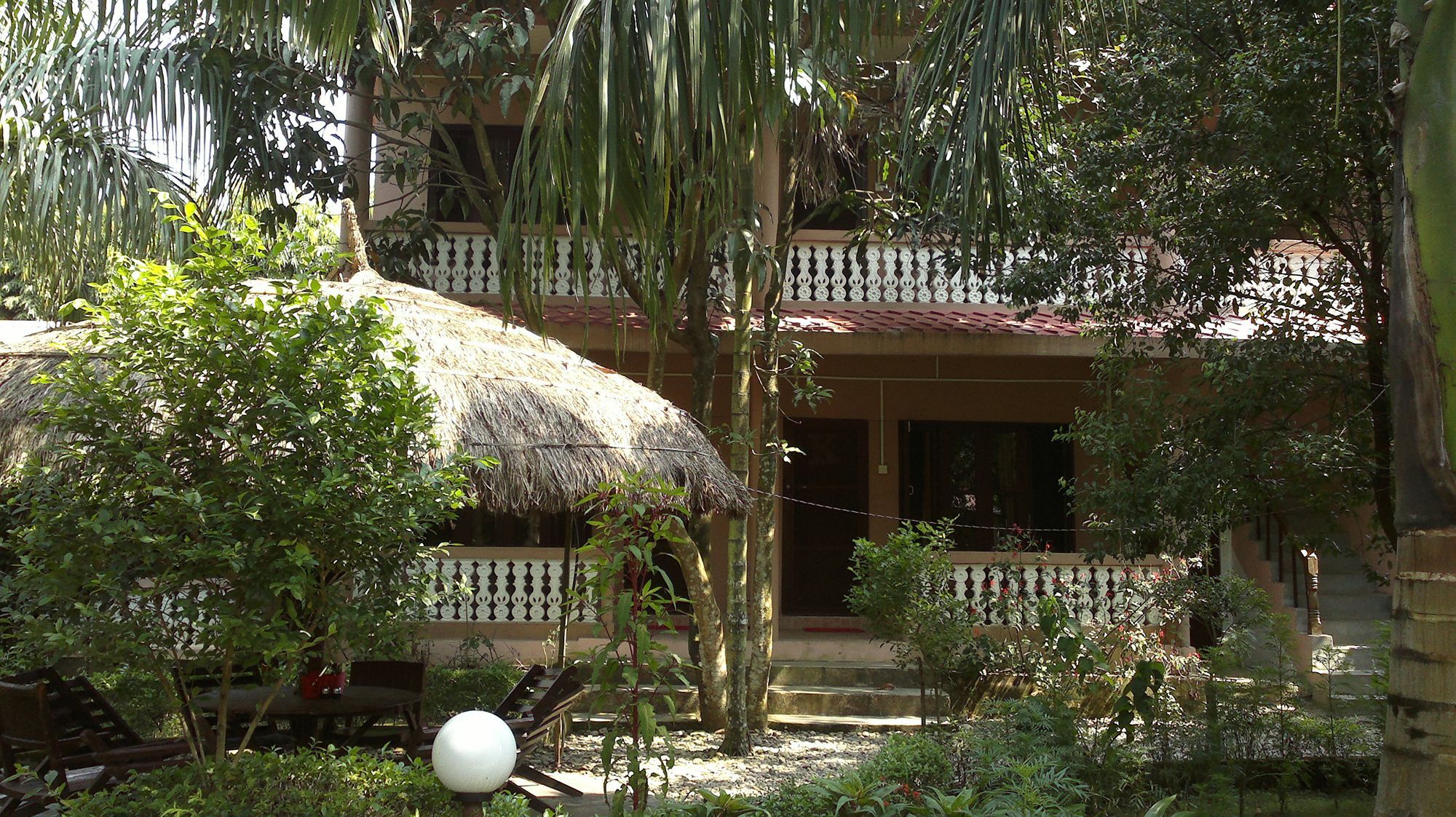 Hotel Ama Garden Sauraha Zewnętrze zdjęcie
